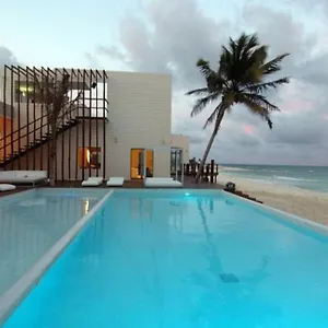 https://beachside-corasol-el-amanecer-de-frida-para-2-personas.tulum-hotels.net