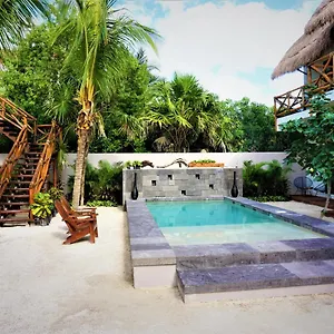 Hotel La Puerta Azul Beachfront - Adults Only